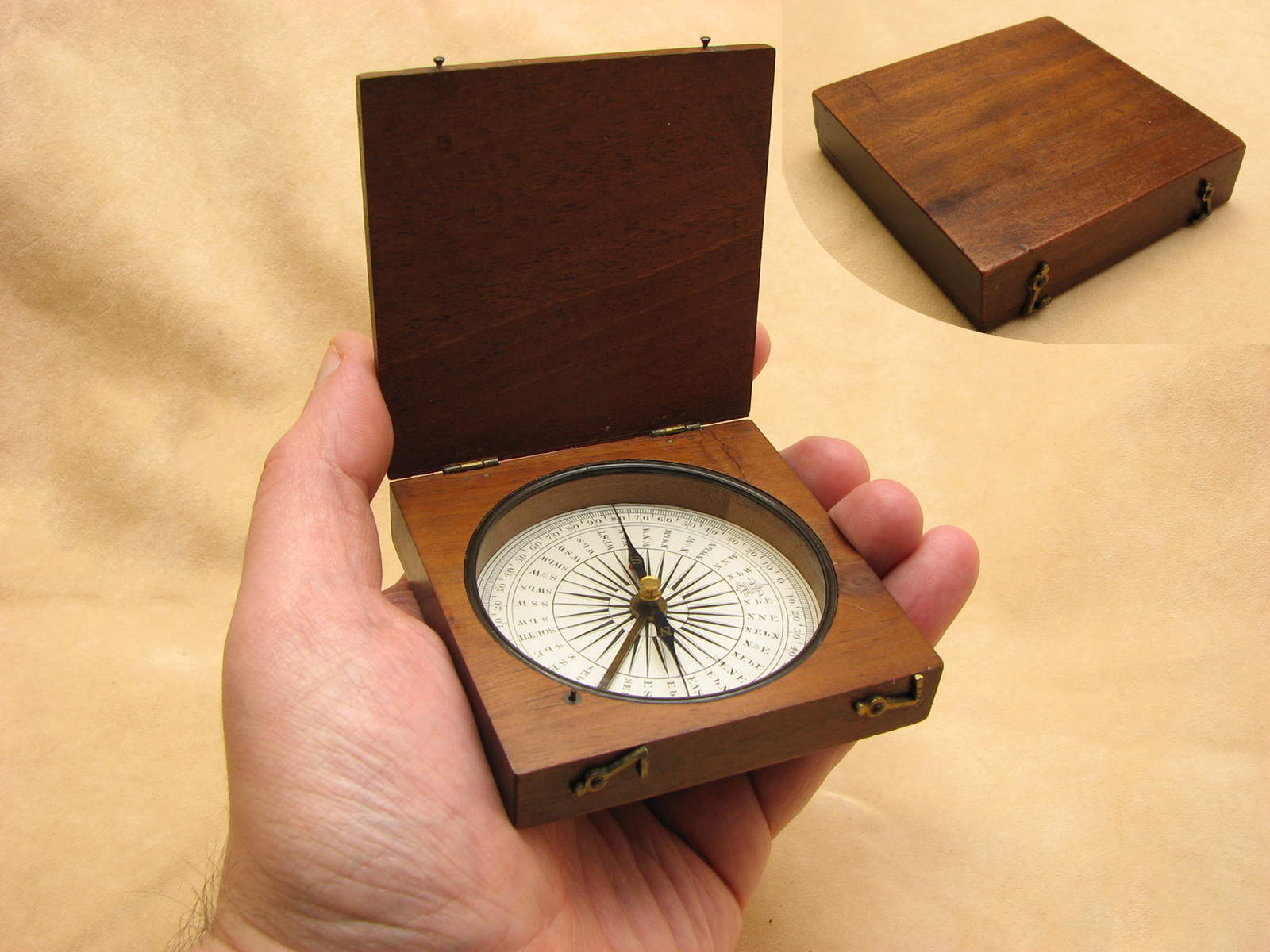 Early Victorian mahogany cased pocket compass, circa 1860